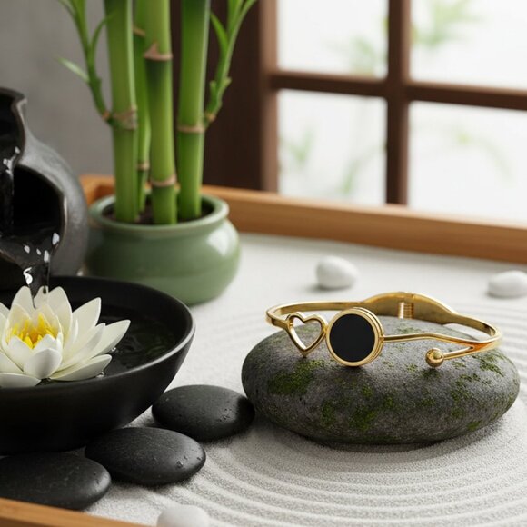 🆕Elegant 18K Gold Plated Stainless Steel Bangle Bracelet - Heart & Black Charm - Picture 8 of 10